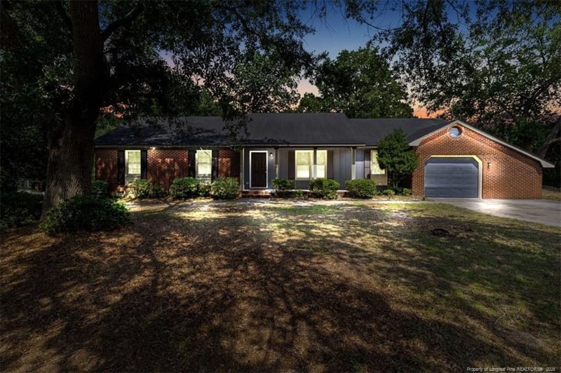 2053 Lothbury Dr, Fayetteville, NC 28304