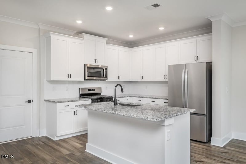 206 Custer Dr, Mebane, NC 27302