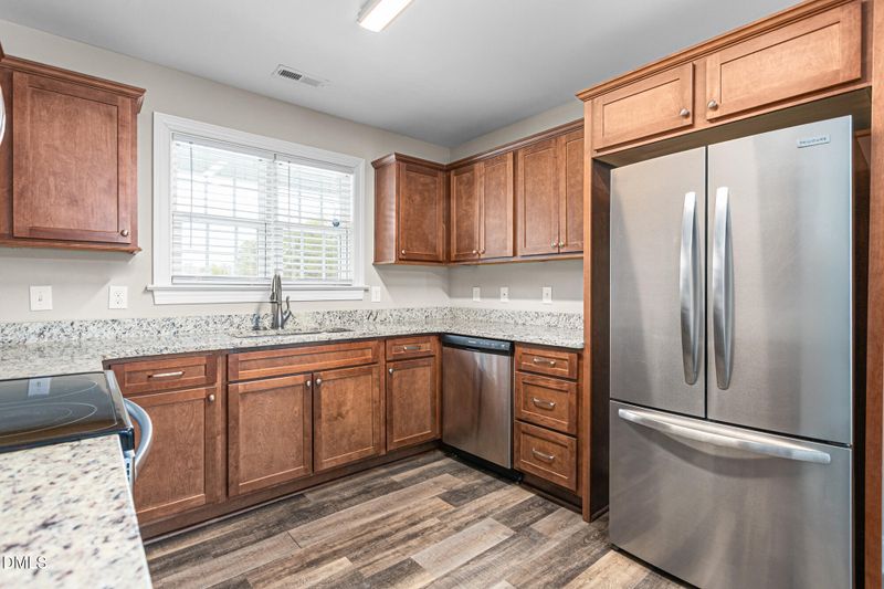 2068 Dresden Dr, Burlington, NC 27217