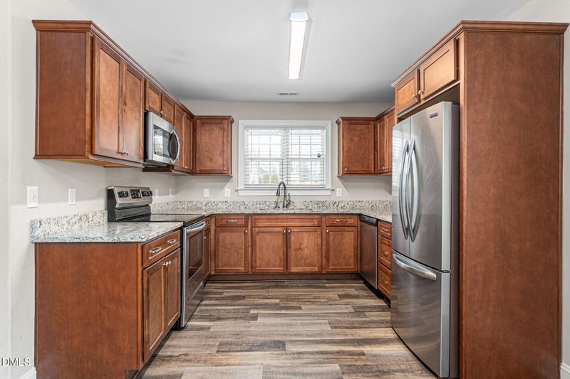 2068 Dresden Dr, Burlington, NC 27217