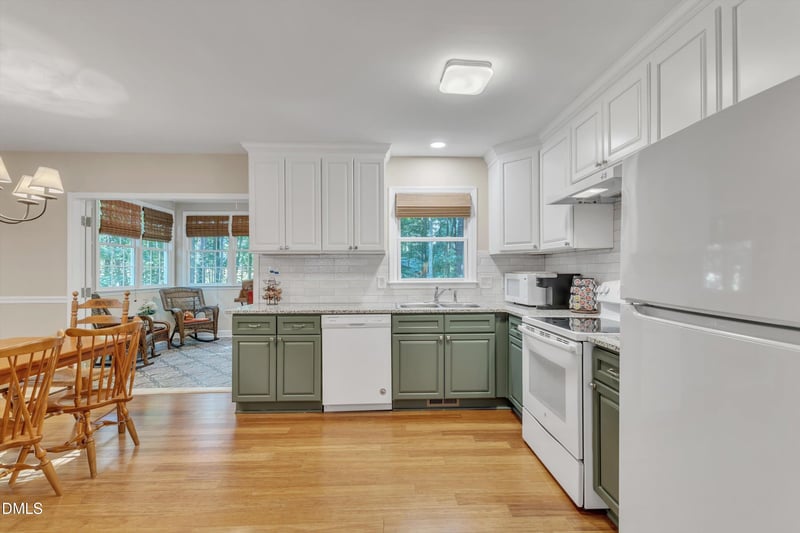 207 Honeysuckle Ln, Cary, NC 27513