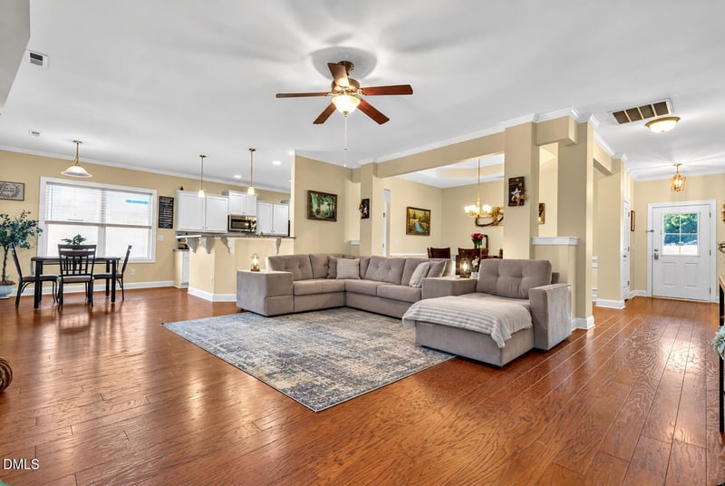 207 Laurel Oaks Dr, Youngsville, NC 27596