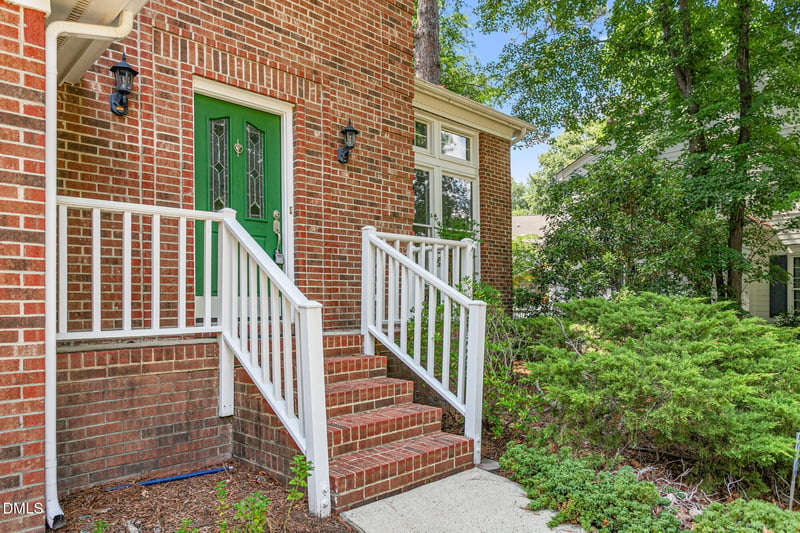 207 Windhover Dr, Chapel Hill, NC 27514