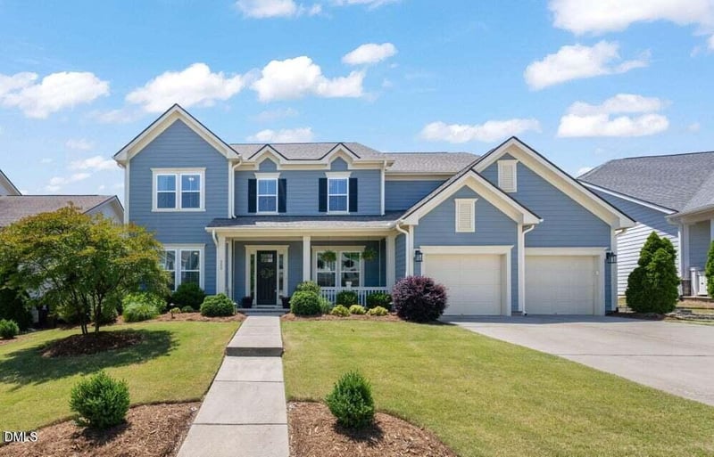 208 Cedar Wren Ln, Holly Springs, NC 27540
