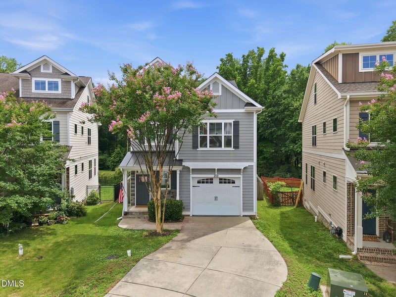 208 Log Pond Ct, Apex, NC 27502