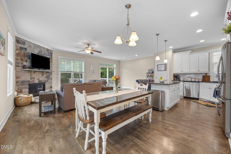 208 Log Pond Ct, Apex, NC 27502