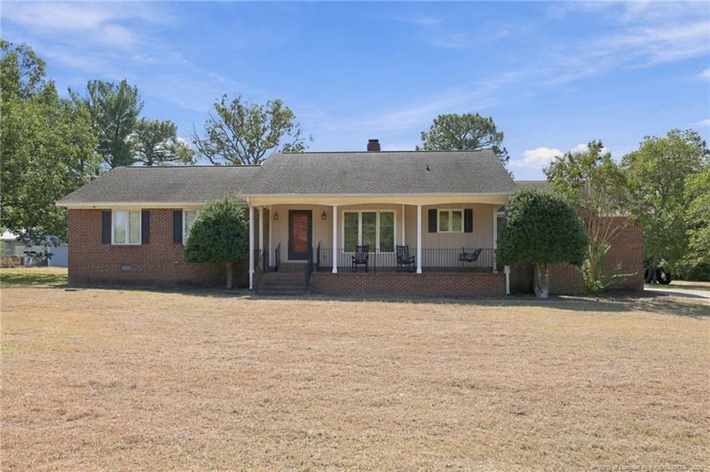 208 Nielsen Dr, Fayetteville, NC 28306