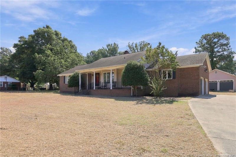 208 Nielsen Dr, Fayetteville, NC 28306