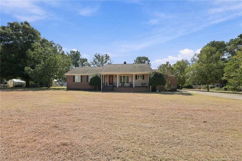 208 Nielsen Dr, Fayetteville, NC 28306