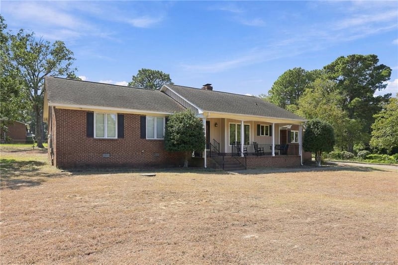 208 Nielsen Dr, Fayetteville, NC 28306