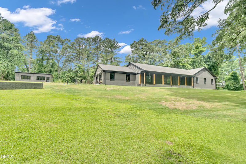 208 Reynolds Dr, Fuquay Varina, NC 27526