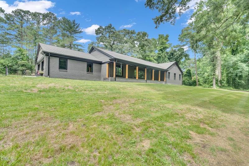 208 Reynolds Dr, Fuquay Varina, NC 27526