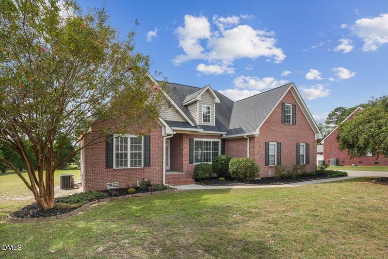 208 Sevendales Dr, Goldsboro, NC 27534