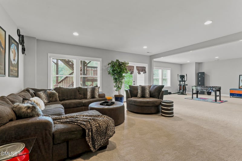 208 Silent Cove Ln, Holly Springs, NC 27540