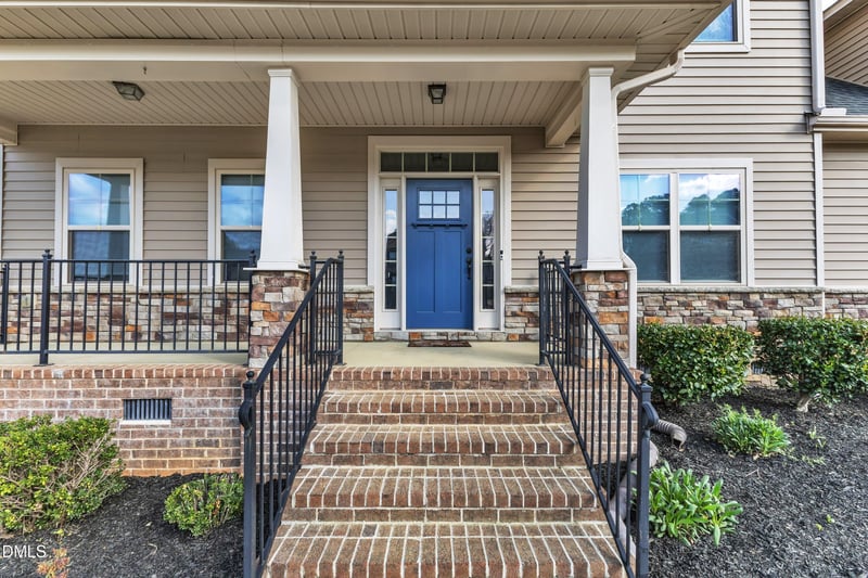 208 Tarkenton Ct, Clayton, NC 27527