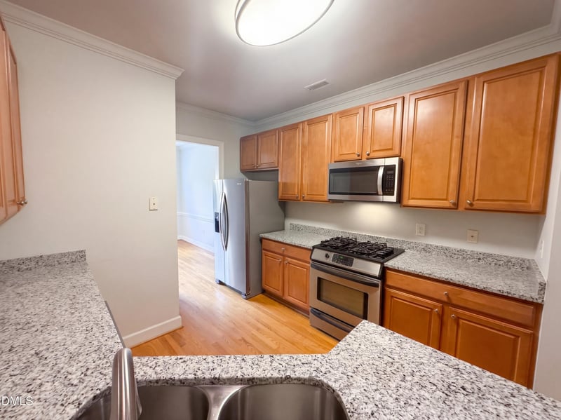 209 Ashton Hall Ln, Raleigh, NC 27609