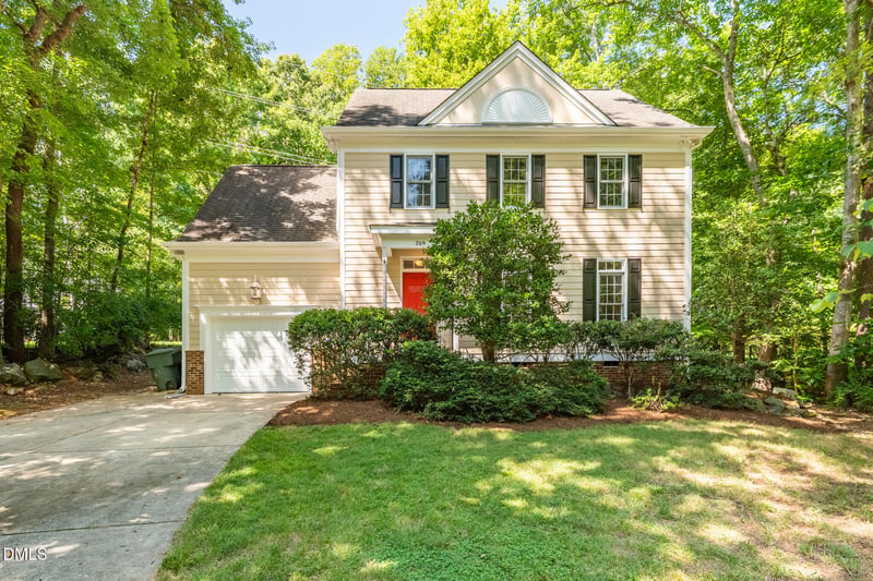 209 Cobblestone Dr, Chapel Hill, NC 27516