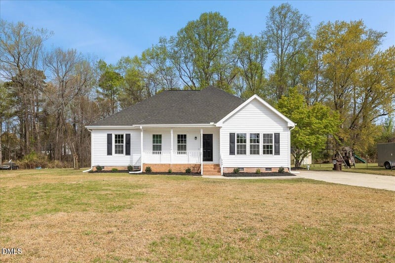 209 Hunters Farm Dr, Raleigh, NC 27603