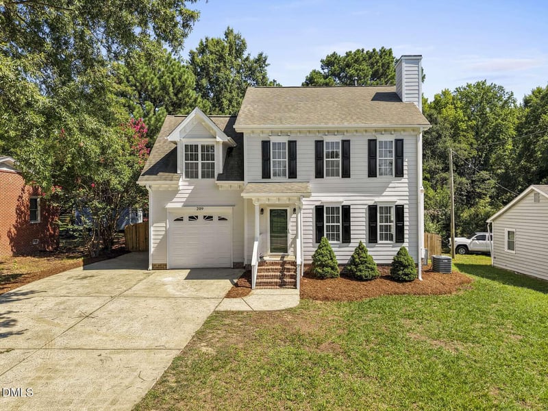 209 James St, Apex, NC 27502