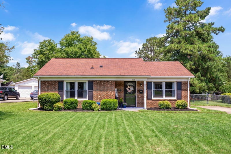 209 Omega Rd, Durham, NC 27712