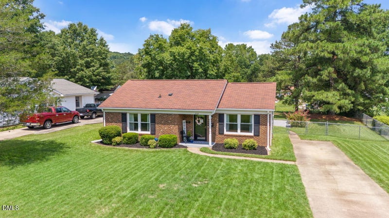 209 Omega Rd, Durham, NC 27712