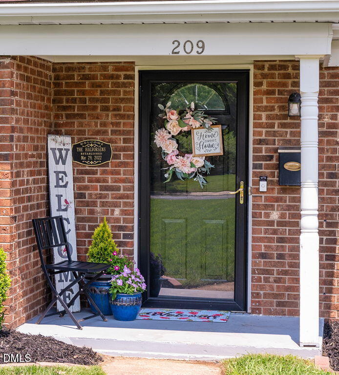 209 Omega Rd, Durham, NC 27712