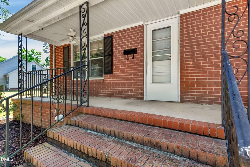 210 Bagwell St, Garner, NC 27529