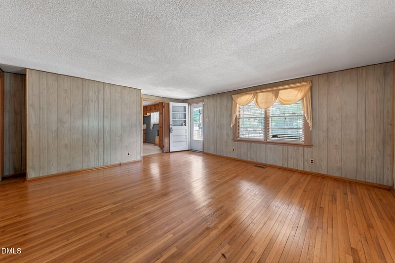 210 Bagwell St, Garner, NC 27529