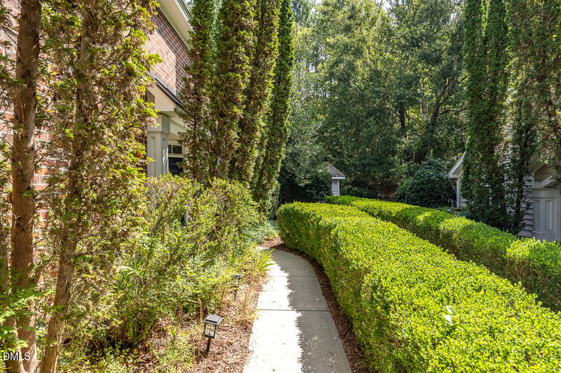 210 Chateau Pl, Chapel Hill, NC 27516