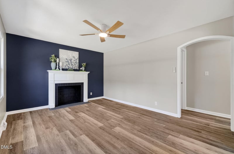 210 E Crestview Dr, Smithfield, NC 27577