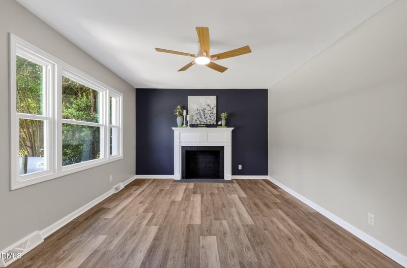 210 E Crestview Dr, Smithfield, NC 27577