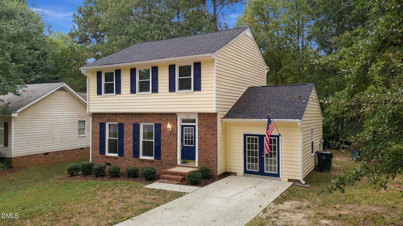 210 Eagle Tavern Dr, Garner, NC 27529