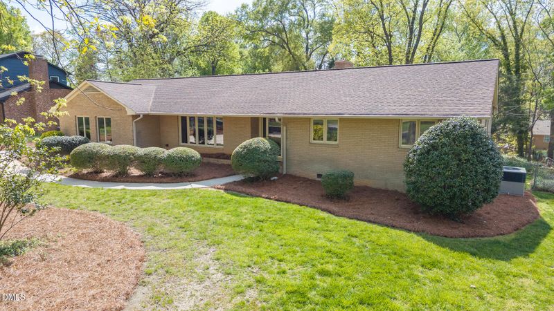 210 N Gurney St, Burlington, NC 27215