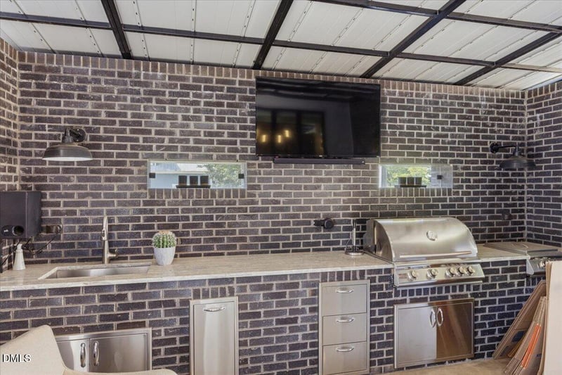 210 W Horne St, Clayton, NC 27520