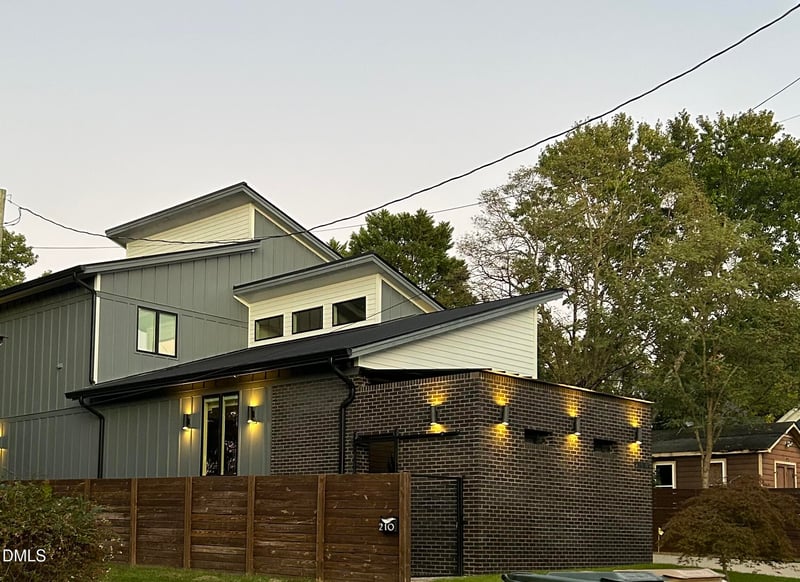 210 W Horne St, Clayton, NC 27520