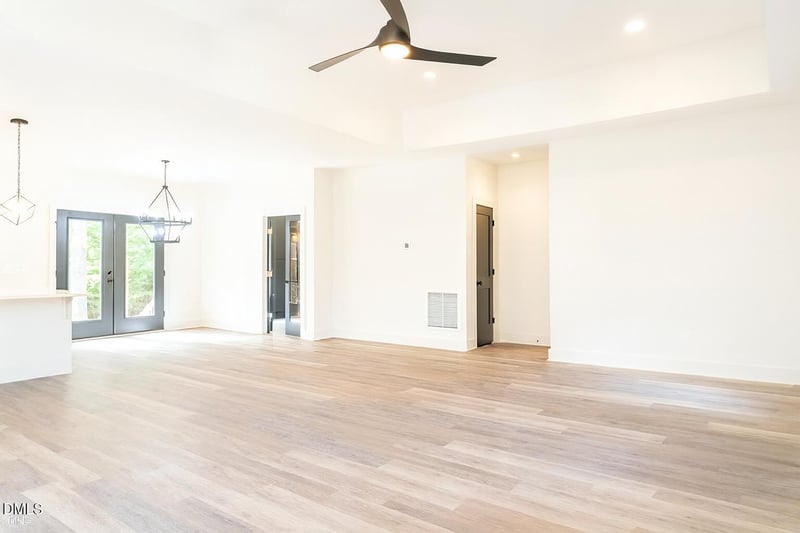 210 Nicks St, Graham, NC 27253