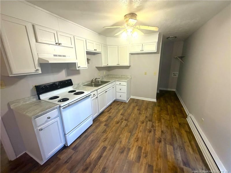 2101 Decor St, Fayetteville, NC 28304