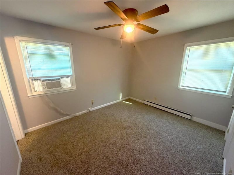 2101 Decor St, Fayetteville, NC 28304
