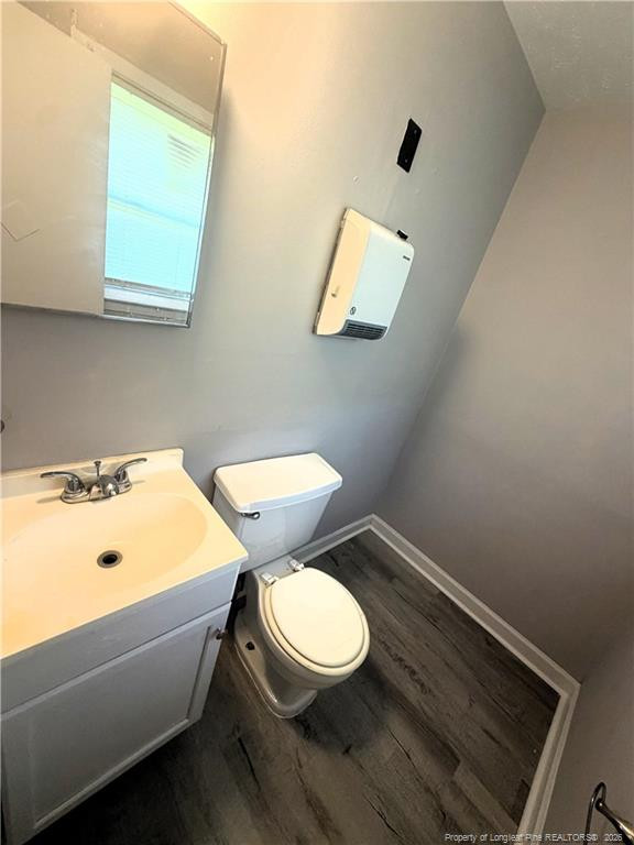 2101 Decor St, Fayetteville, NC 28304