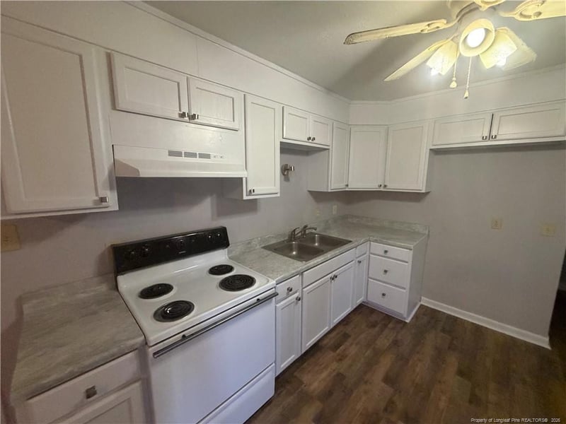 2101 Decor St, Fayetteville, NC 28304
