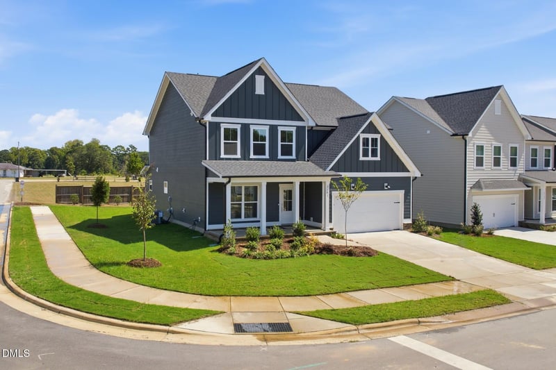 2101 Saunders Farm Dr, Willow Springs, NC 27592