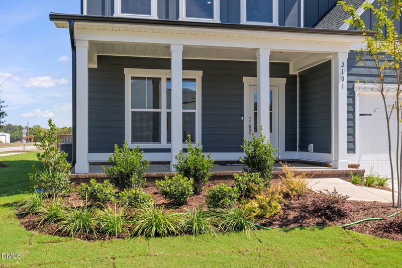 2101 Saunders Farm Dr, Willow Springs, NC 27592