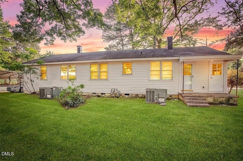 2102 Rogers Dr, Fayetteville, NC 28303
