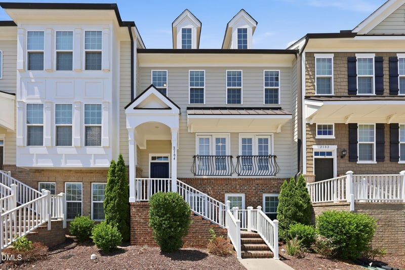 2104 Peakside Dr, Apex, NC 27523