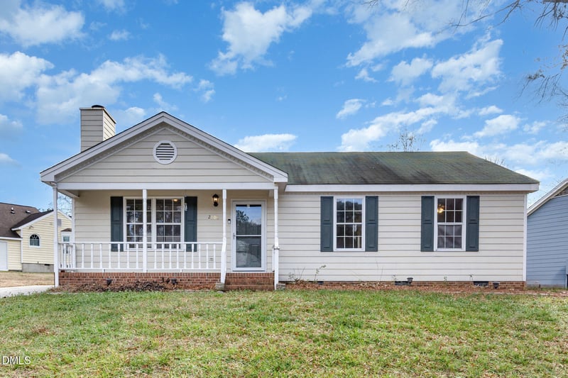 2108 Carthage Cir, Raleigh, NC 27604