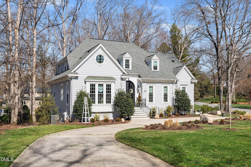 211 Bordeaux Ln, Cary, NC 27511