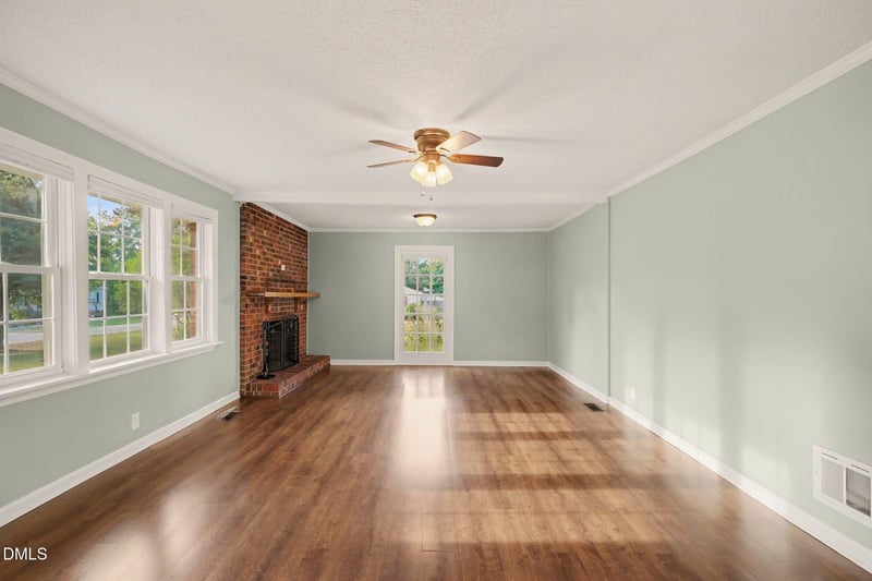 211 Burton Ave, Dunn, NC 28334