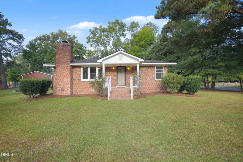 211 Burton Ave, Dunn, NC 28334