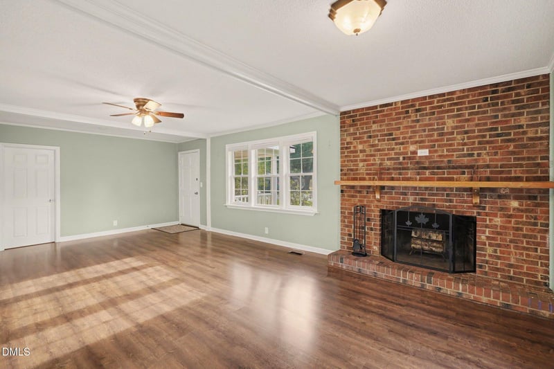 211 Burton Ave, Dunn, NC 28334