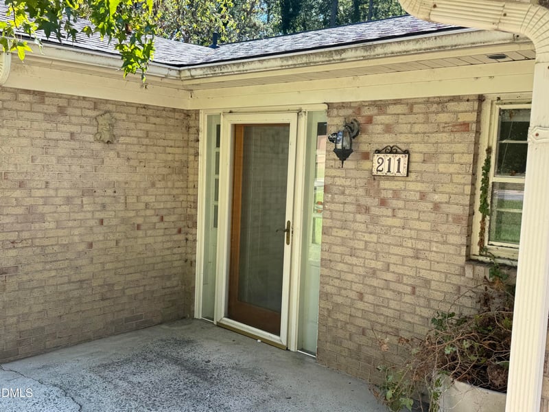 211 Carbonton Rd, Sanford, NC 27330
